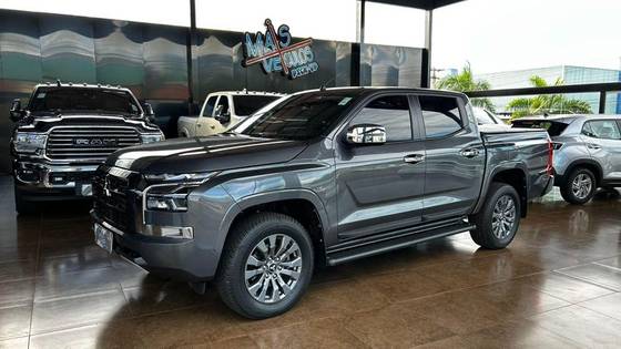 MITSUBISHI TRITON 2.4 BITURBO DIESEL CD HPE 4X4 AUTOMÁTICO MITSUBISHI TRITON 2.4 BITURBO DIESEL CD HPE 4X4 AUTOMÁTICO